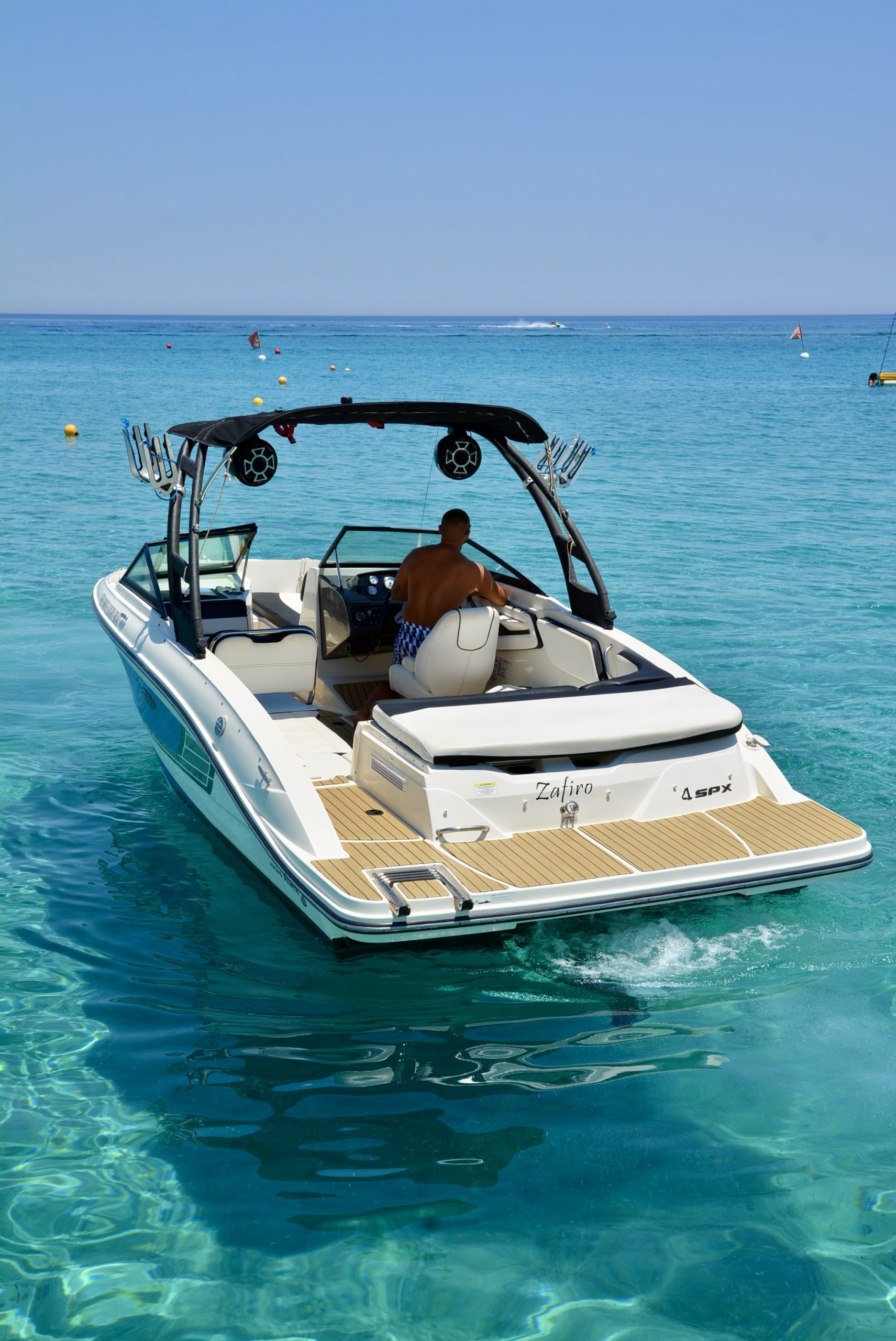 Picture of Sea Ray Luxury Boat